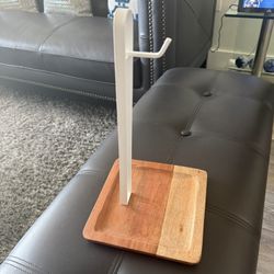 Home Item Banana Holding Stand ( New) Make  Reasonable Ofer Price)   