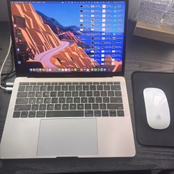 MacBook Pro 2017 13” 250 GBs - Excellent Condition