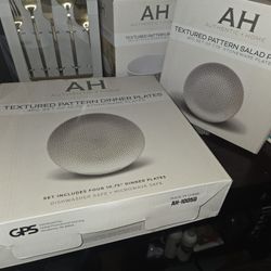 Set Of Kithen Plates And Flatwares