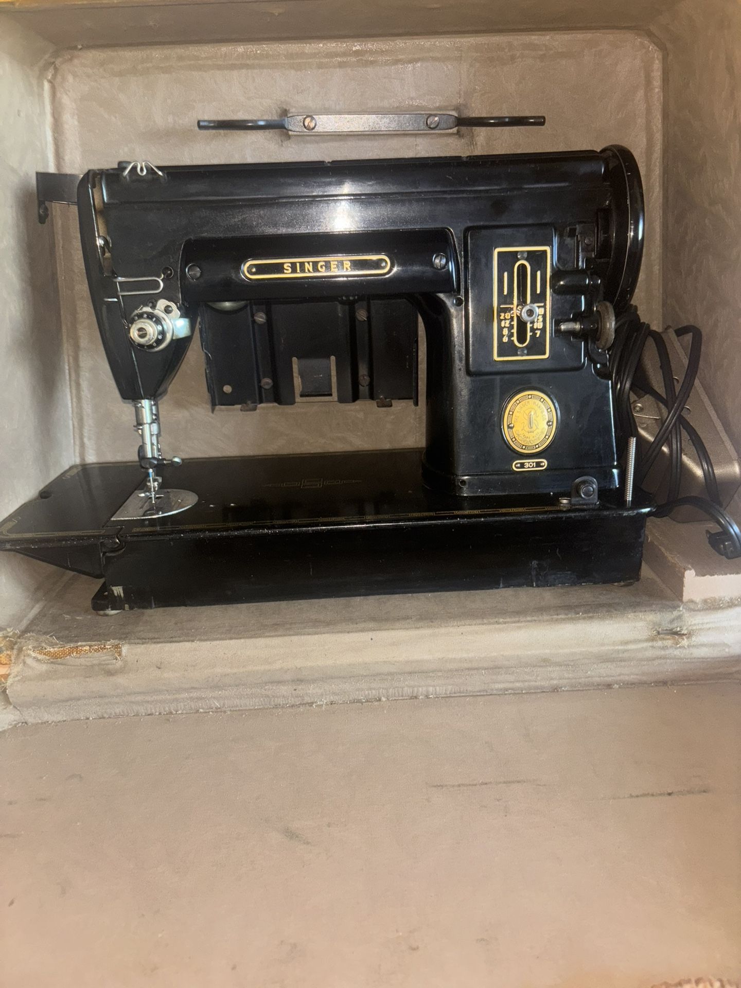 Singer, sewing machine