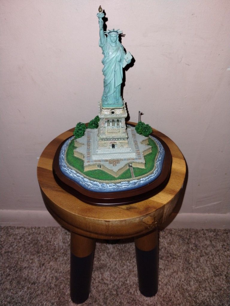 THE STATUE OF LIBERTY (Danbury Mint)
