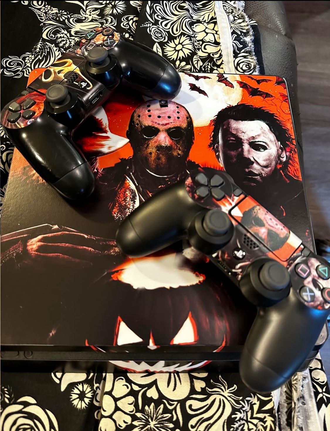 PS4 With controllers