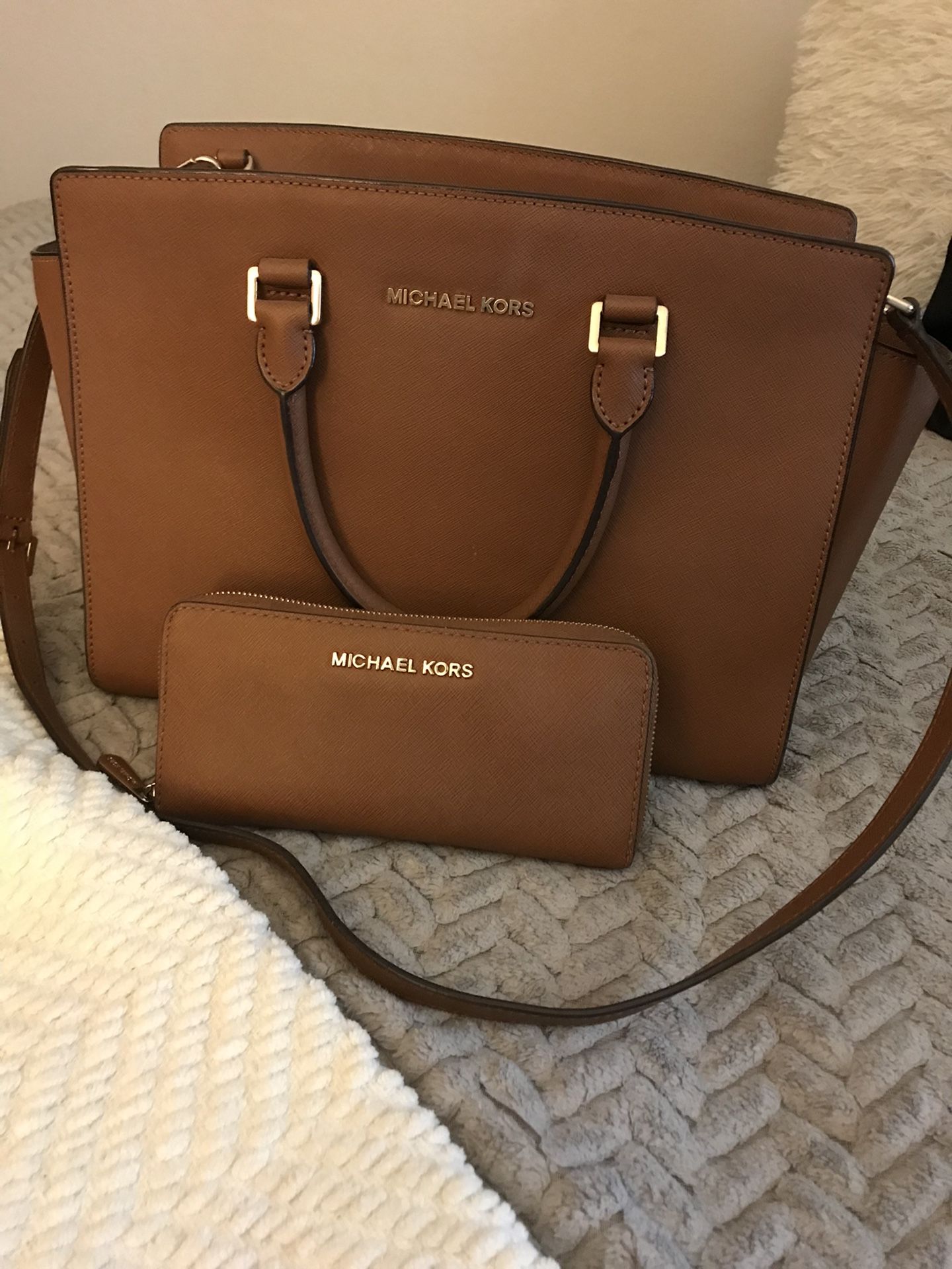 Matching Michael Kors Purse And Wallet Clothing