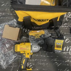 20V MAX Lithium-Ion Cordless 1/2 in. Impact Wrench Kit 