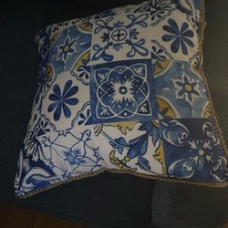 Beautiful Couch Pillows 