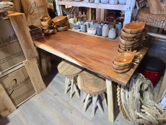 Live edge table
