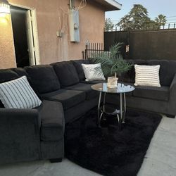 Living Spaces Sectional Couch 🛋️  