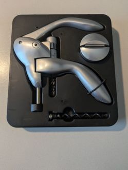 Houdini lever corkscrew