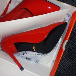 Size 6 1/2, 4 Inch  Stilettos