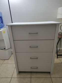 DRESSER