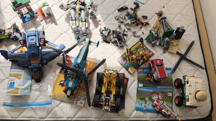 LEGO Kits: Marvel Quinjet, Technic, NINJAGO, City, Minecraft