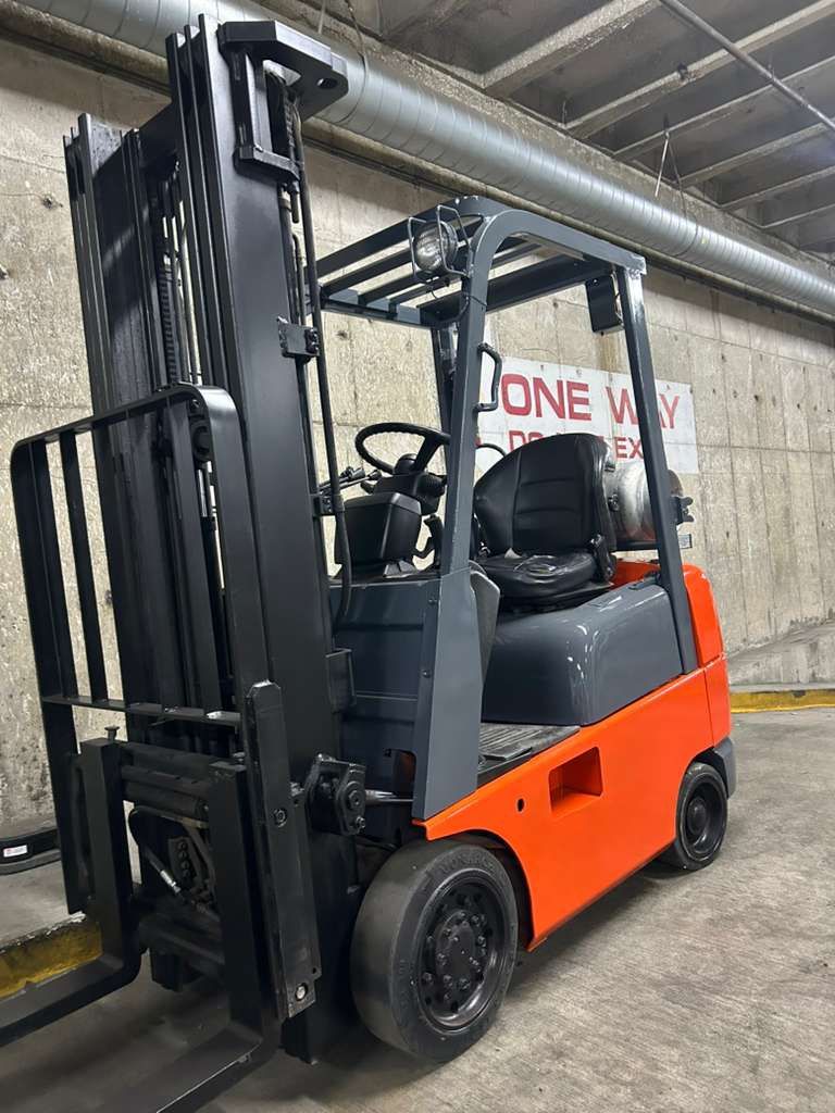 EXCELLENT condition Toyota forklift for sale