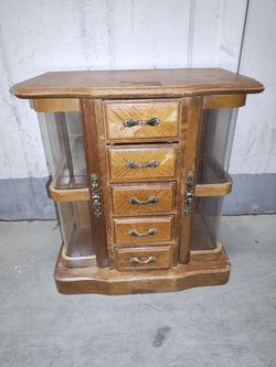 Vintage Jewelry Box 