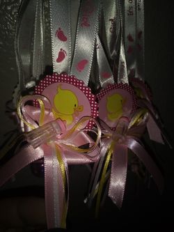 10 baby girl shower necklace for baby shower party not used just never used