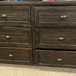 Wooden dresser 