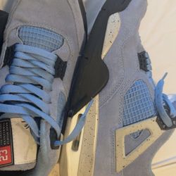 Jordan 4 Retro Mid University Blue 