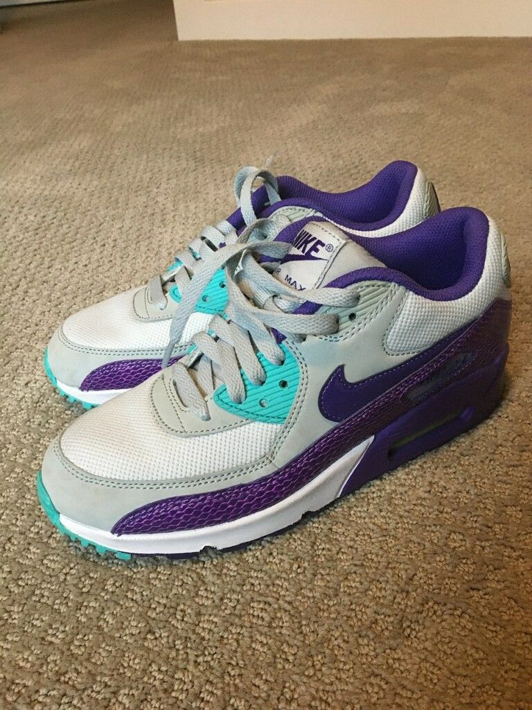 NEW) Women's Nike Air Max 90 Silver