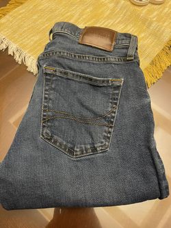 Holister Straight Cut Jeans - Size 28 W X 30 L
