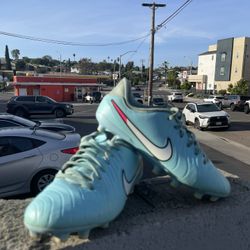 Nikees Temple Soccer Boots