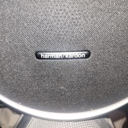 Onyx studio 9 Bluetooth speaker