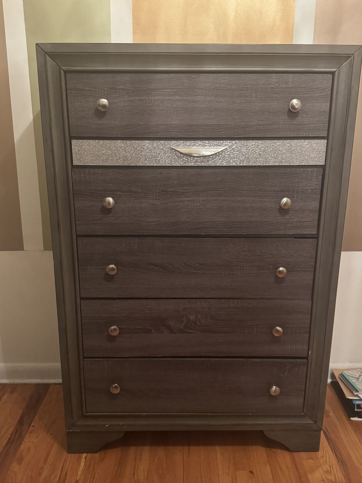 Elegant 5-Piece King Bedroom Set - Excellent Condition, Gray Wood Finish