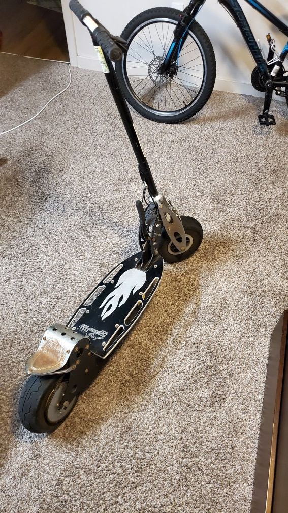 Electric bladez Scooter 450 xr _original with brand new battery