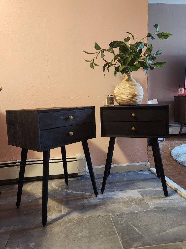 Night Stands/Side Tables
