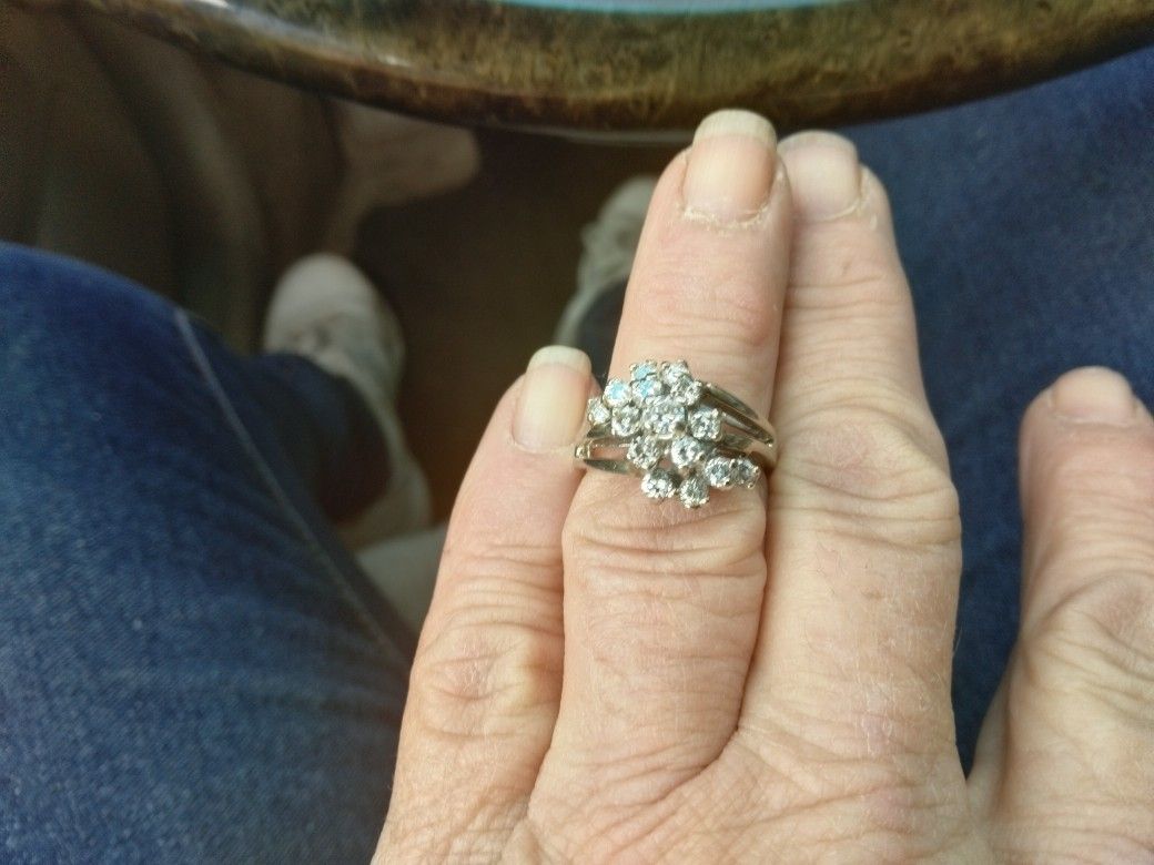 14kt. White Gold Diamond Cluster Ring