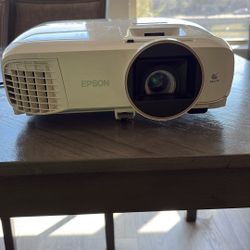 Epson Home Cinema 2150