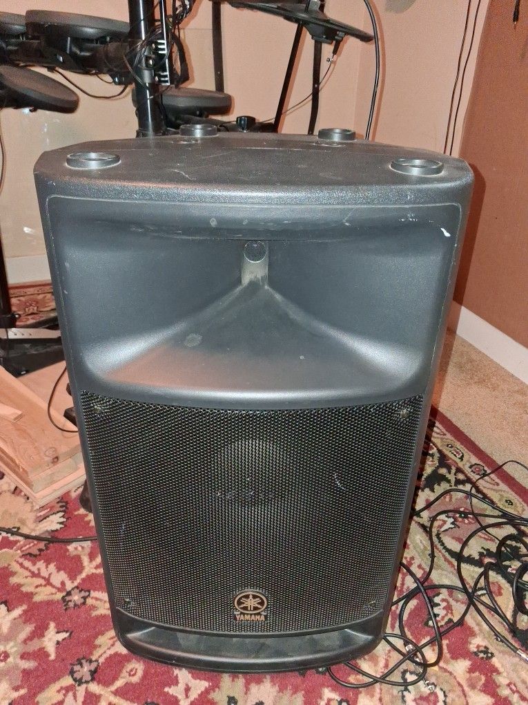 Yamaha Powered Speakers