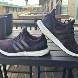 Men’s Adidas Ultra Boost Running Shoe. Mens Size 9 Burgundy 