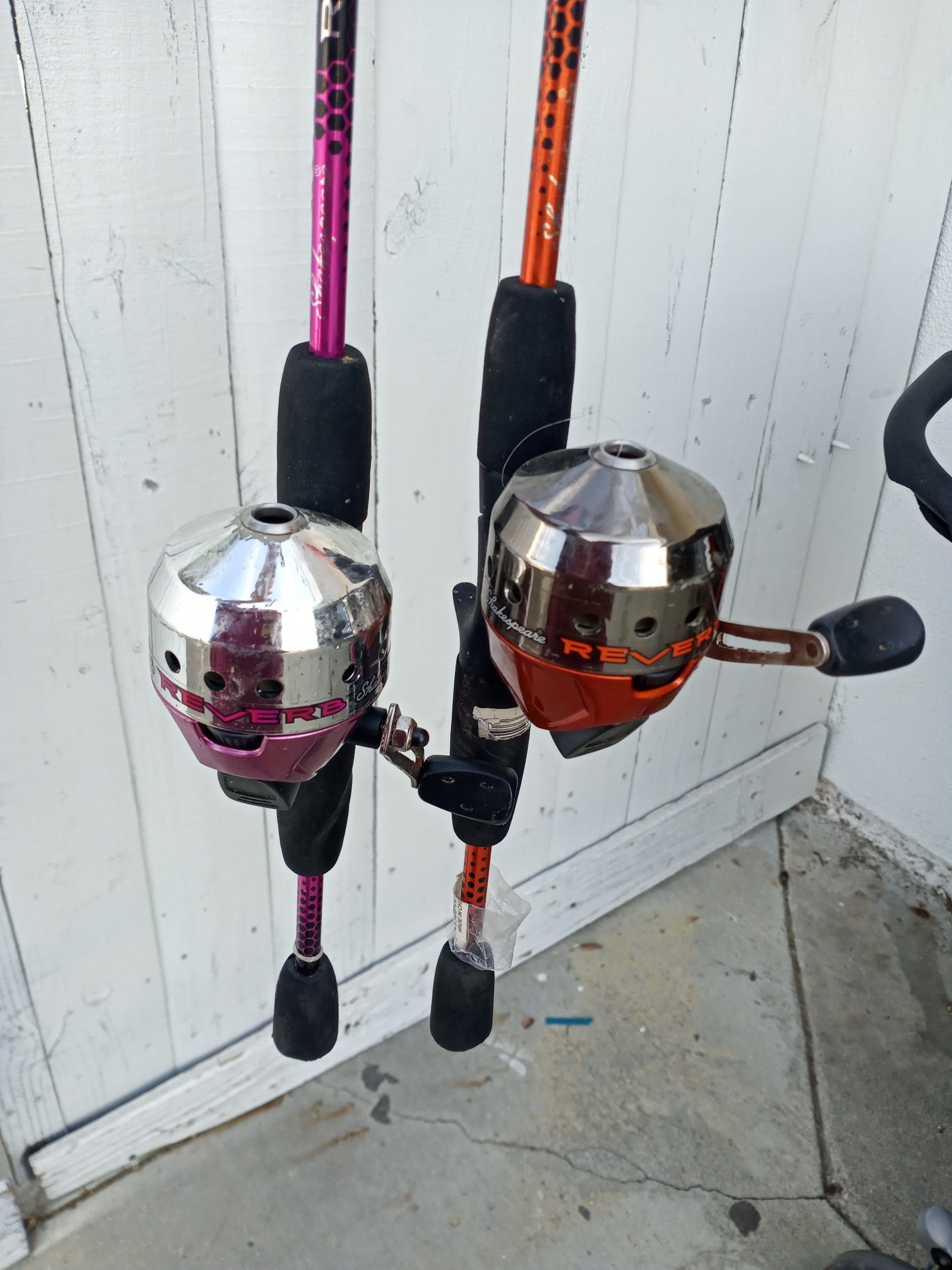 2 fishing rods