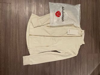 Lulumelon ivory size 10