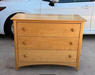 Wooden dresser 🔺