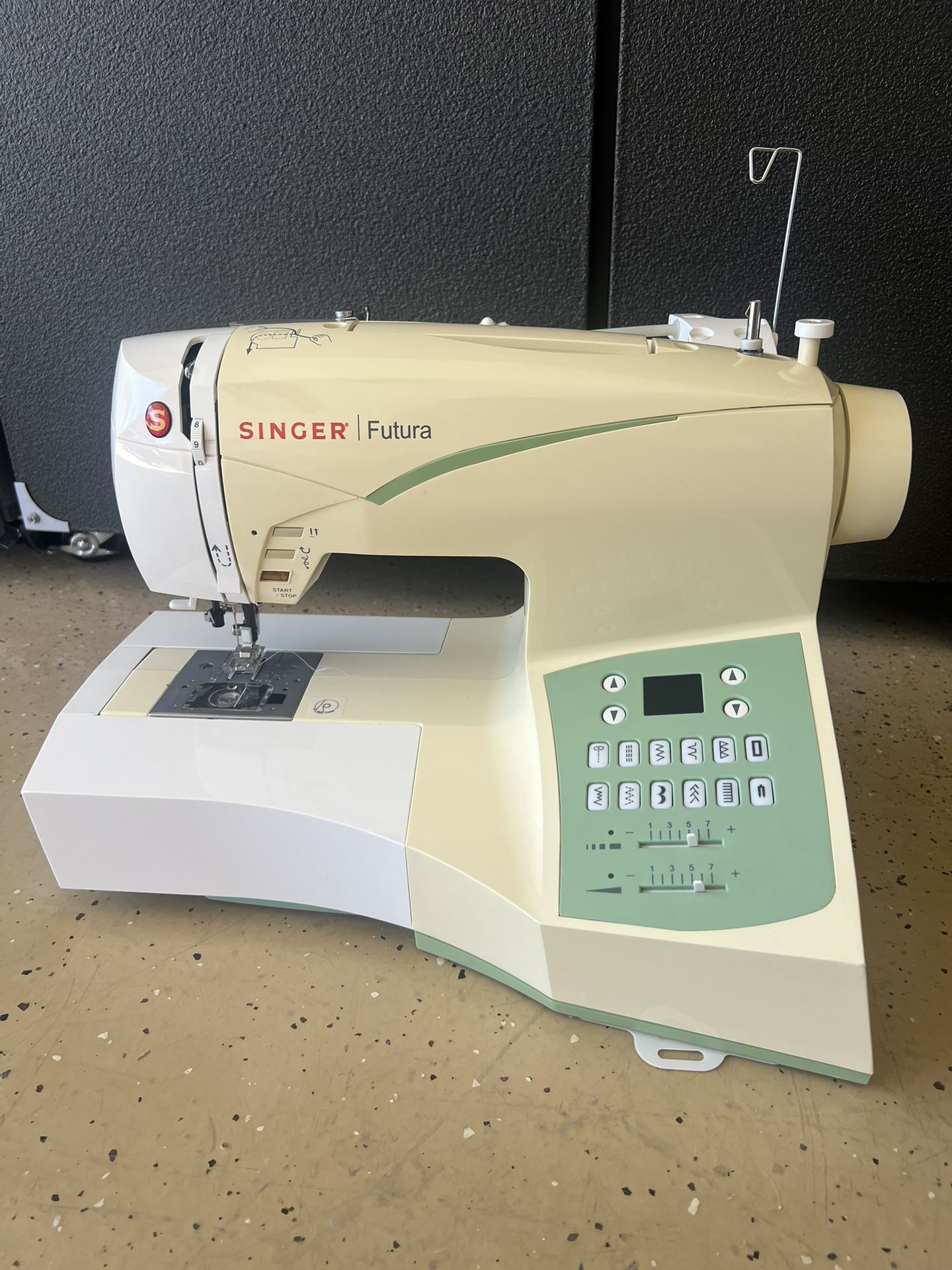 Singer Futura CE-250 Sewing & Embroidery Machine