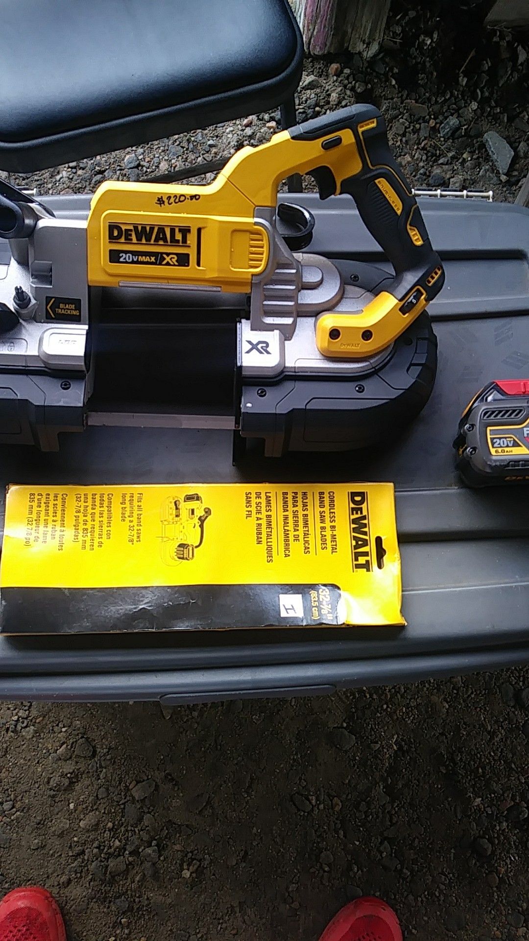 Dewalt Band saw. and 20v max to 60 maxv battery Tools & Machinery