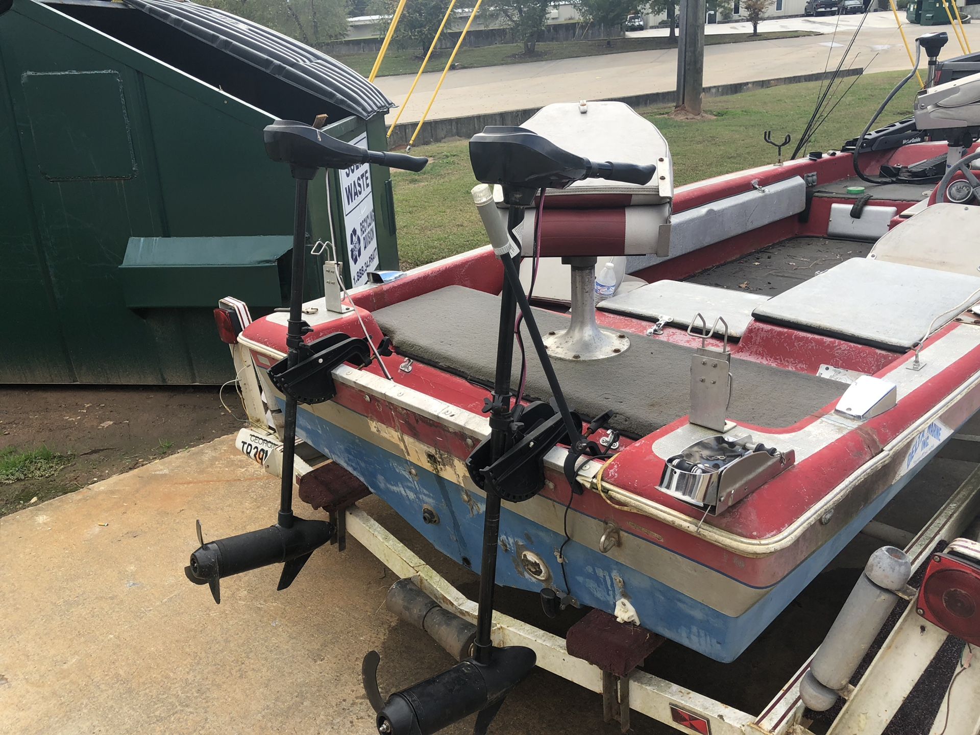 15 foot bass boat set up for electric only lakes for Sale in Mansfield, GA OfferUp