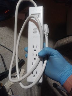 Insignia 4 Outlet/2 USB Surge Protector