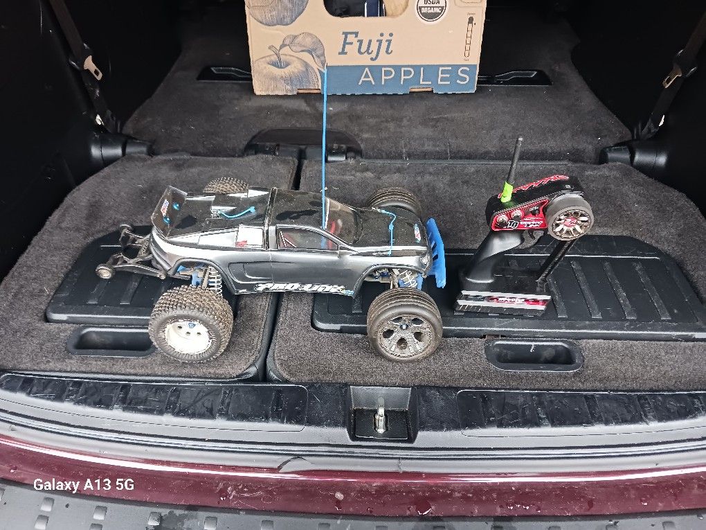 TRAXXAS PROLINE HIGH PERFORMANCE R/C Car With Controller A Must Have 