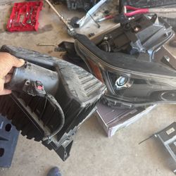 2018 GMC Acadia Headlights Both For $500