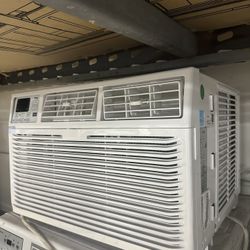 Scratch and Dent Window Air Conditioner 