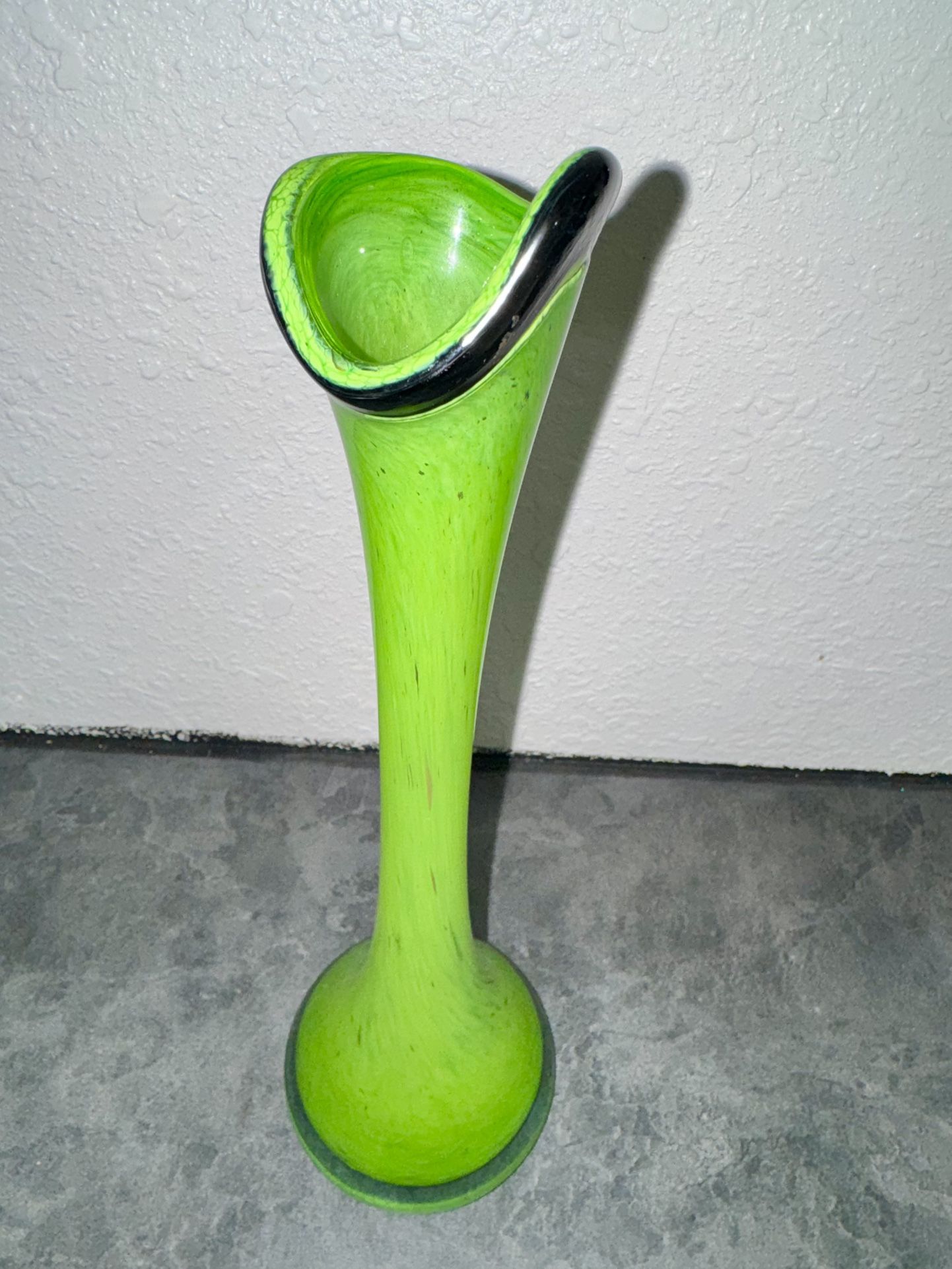 Tall Green Vase Art glasses 