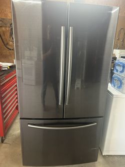 REFRIGERATOR 