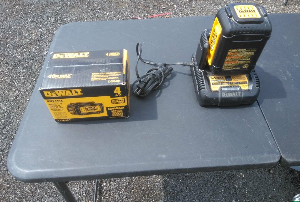 DeWalt 40v Battery Charger. Read Details