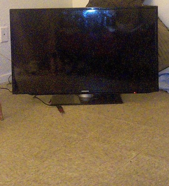 40 Inch Samsung TV 