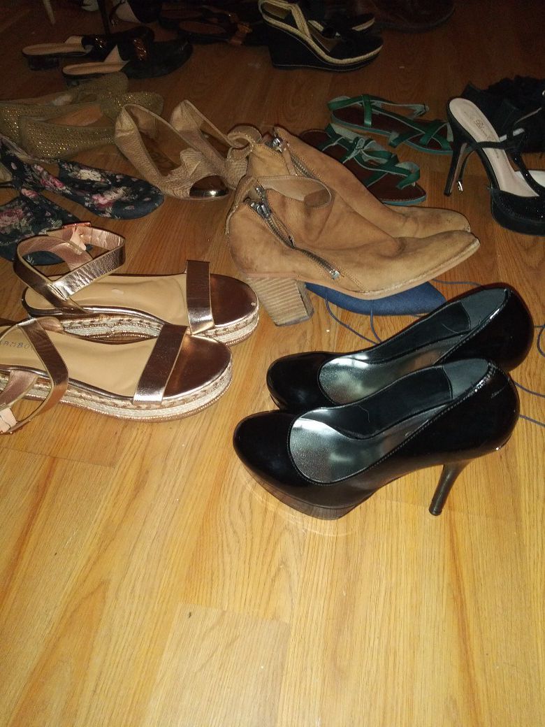 Girl shoes all size 8 ,7 and 6 all in good condition . free for whoever picks them up first