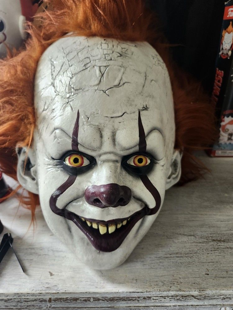 Realistic IT Chapter 2 Mask