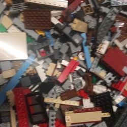 LEGOS  Over 4000
