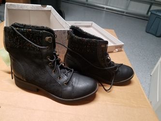 New Size 3 girls black boots