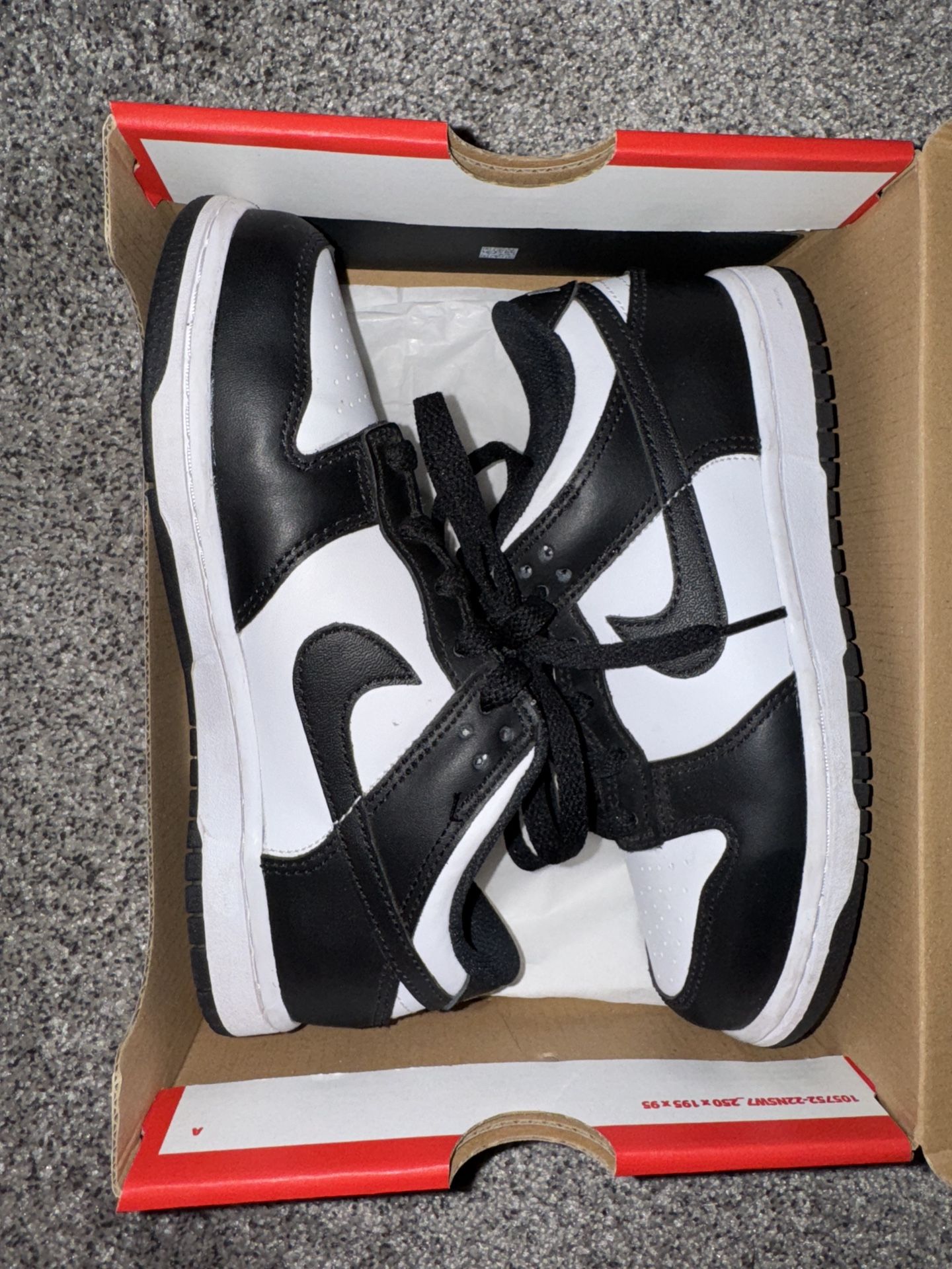 Nike Dunk Low Panda 2.5y
